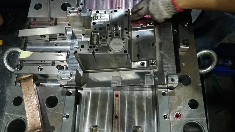 塑料模具设计：从原理到方法，揭秘设计步骤